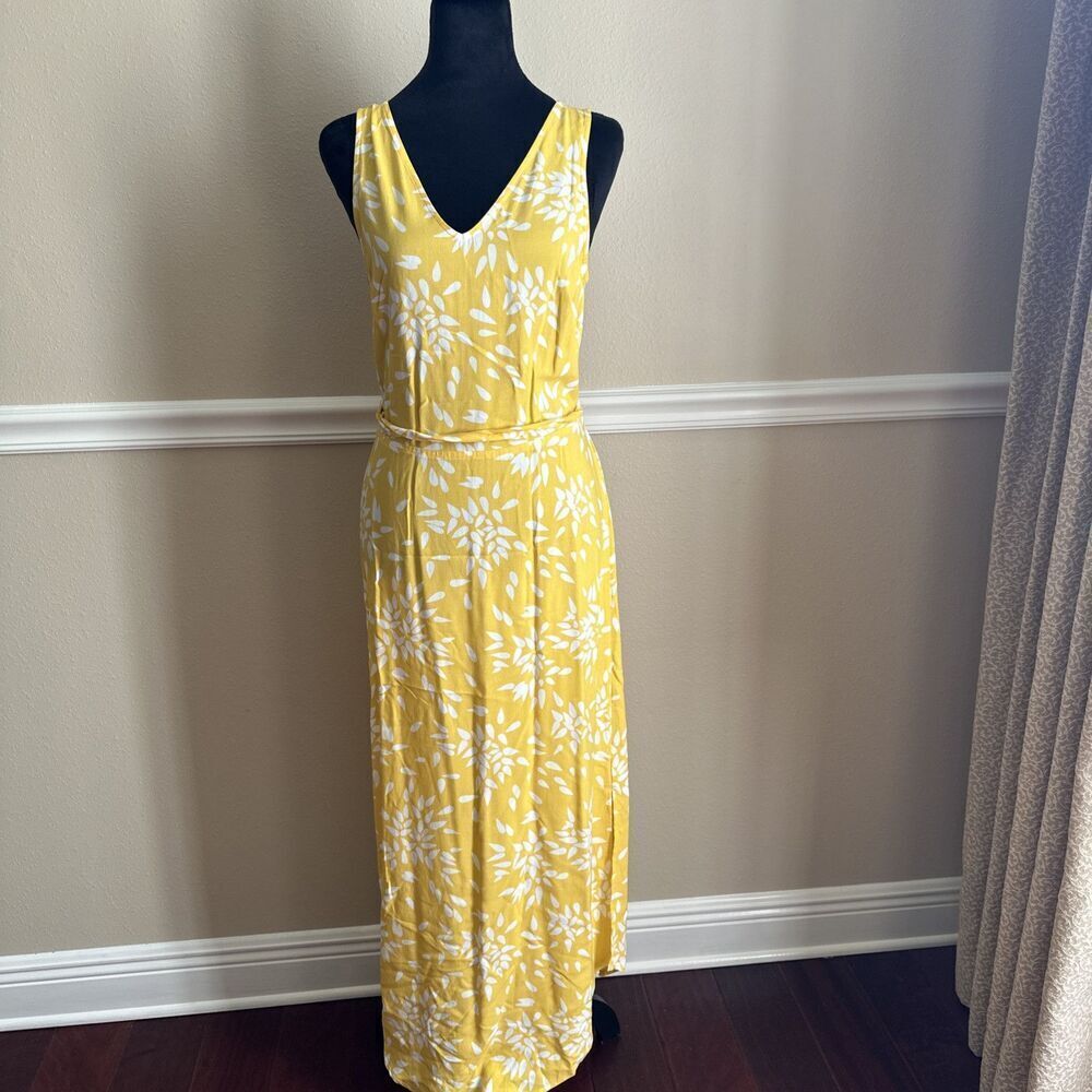 Woman’s Floral V Neck Sleeveless Yellow White Floral Maxi side slits Dress XS